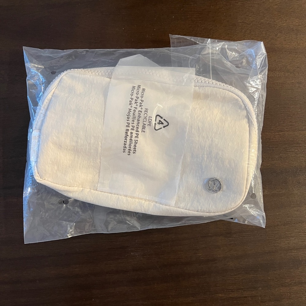 lululemon everywhere belt bag in white opal